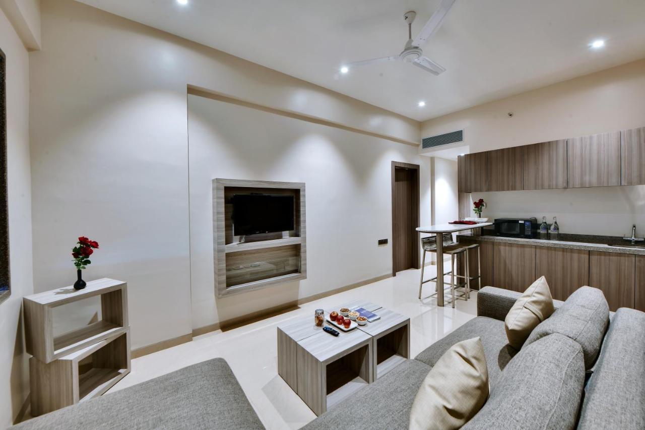 Click Hotel Pithampur Mhow ภายนอก รูปภาพ